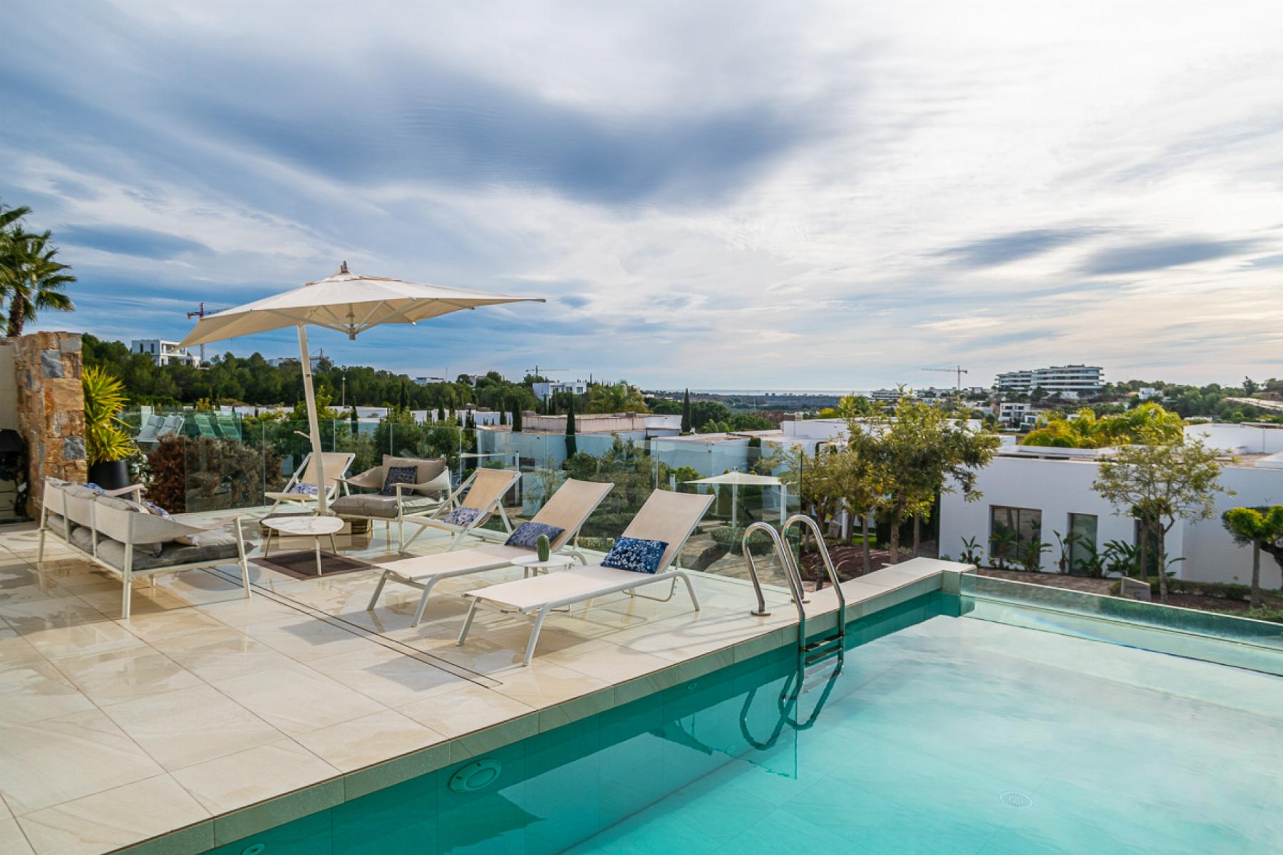 For sale - 4 Bedroom 2 Bathroom Villa in Orihuela Costa - Orihuela Costa  - Alicante