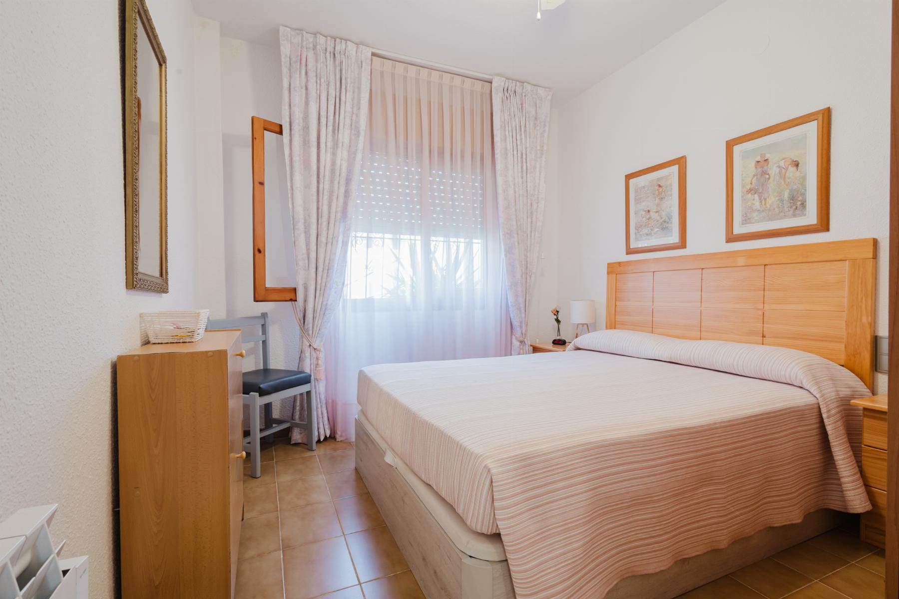 For sale - 3 Bedroom 1 Bathroom Bungalow in Torrevieja - playa de los naufragos  - Alicante