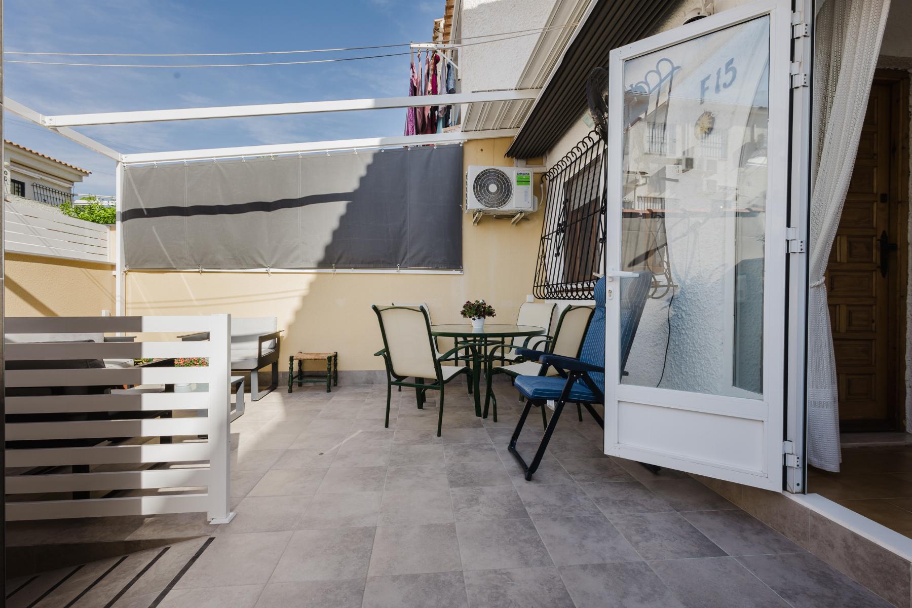 For sale - 3 Bedroom 1 Bathroom Bungalow in Torrevieja - playa de los naufragos  - Alicante