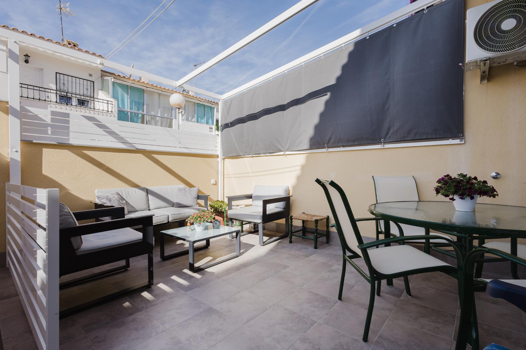 For sale - 3 Bedroom 1 Bathroom Bungalow in Torrevieja - playa de los naufragos  - Alicante