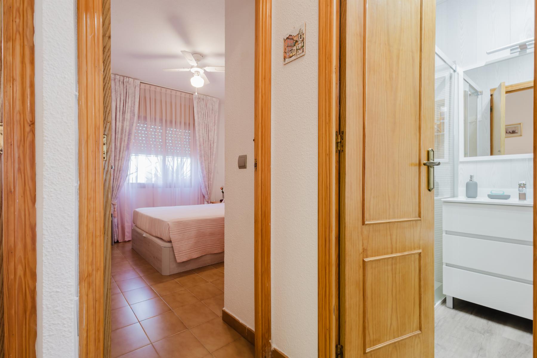 For sale - 3 Bedroom 1 Bathroom Bungalow in Torrevieja - playa de los naufragos  - Alicante