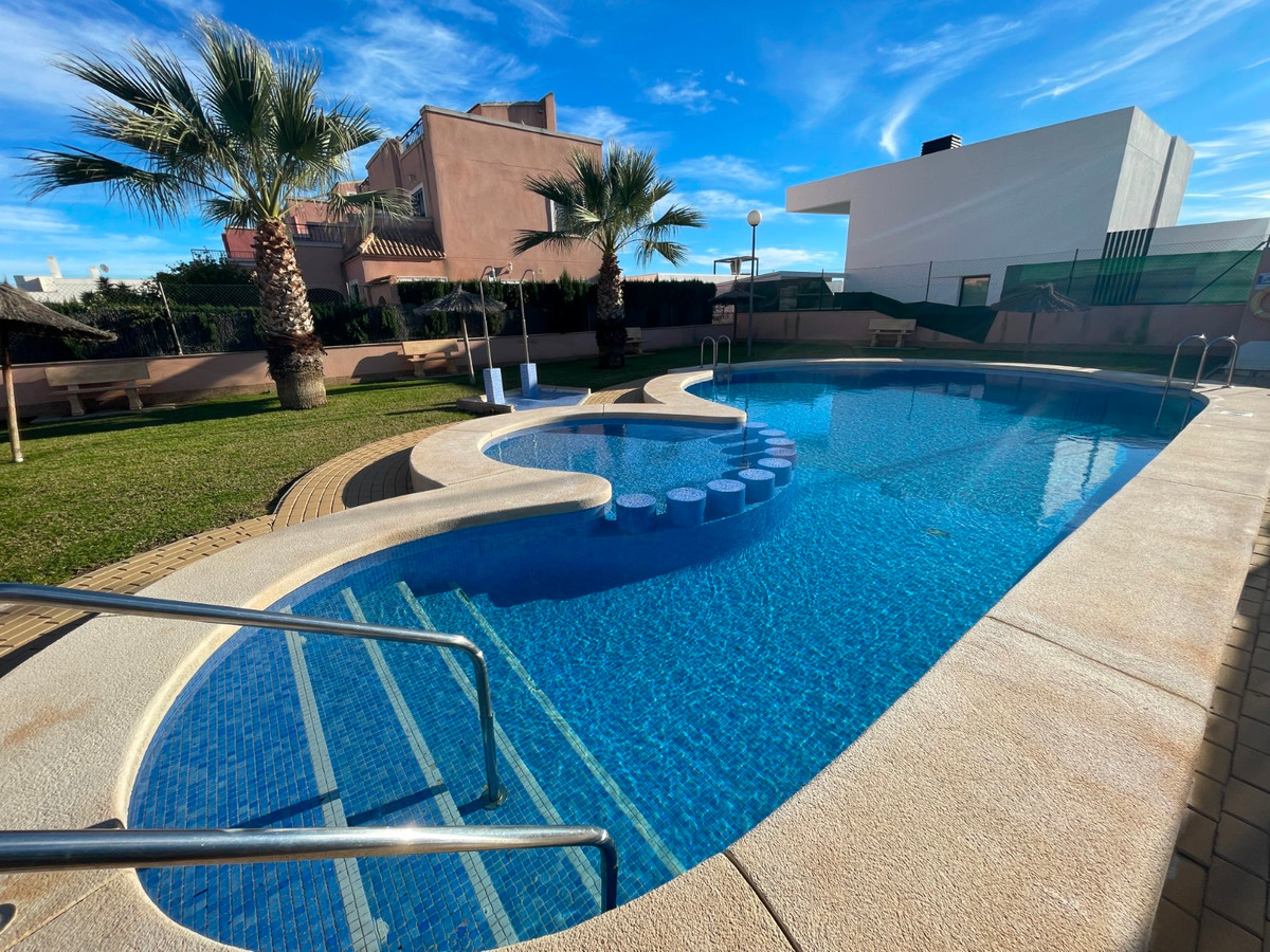 For sale - 3 Bedroom 2 Bathroom House - Townhouse in Los Montesinos - Los Montesinos Centro  - Alicante