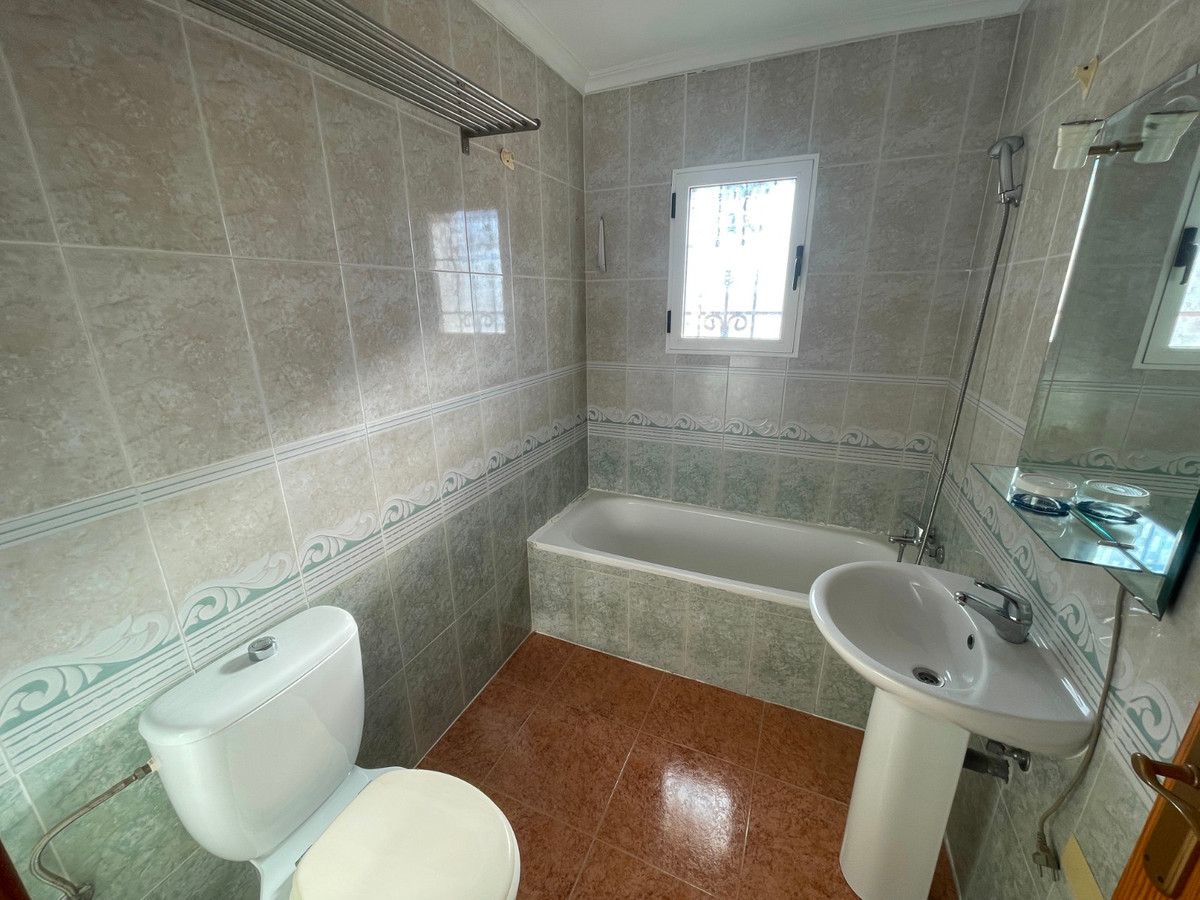 For sale - 3 Bedroom 2 Bathroom House - Townhouse in Los Montesinos - Los Montesinos Centro  - Alicante