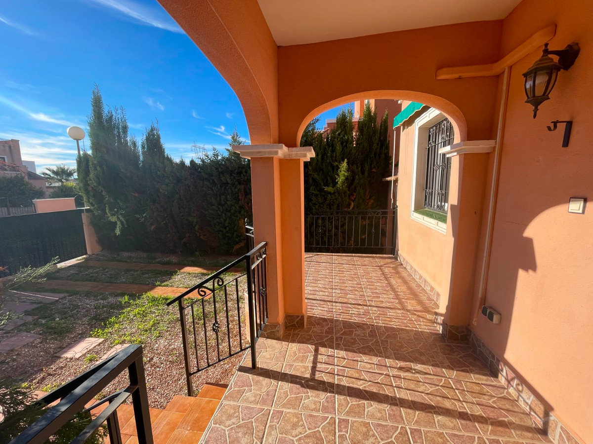 For sale - 3 Bedroom 2 Bathroom House - Townhouse in Los Montesinos - Los Montesinos Centro  - Alicante