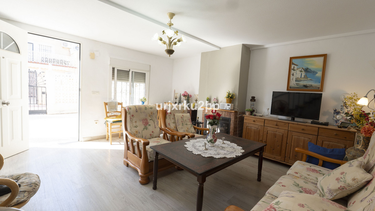 For sale - 3 Bedroom 2 Bathroom House - Townhouse in Torrevieja - Torrevieja Centro  - Alicante