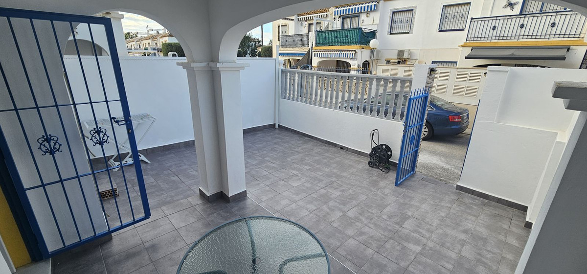 Sold - 2 Bedroom 1 Bathroom Apartment - Ground Floor Apartment in Torrevieja - Torrevieja Centro  - Alicante