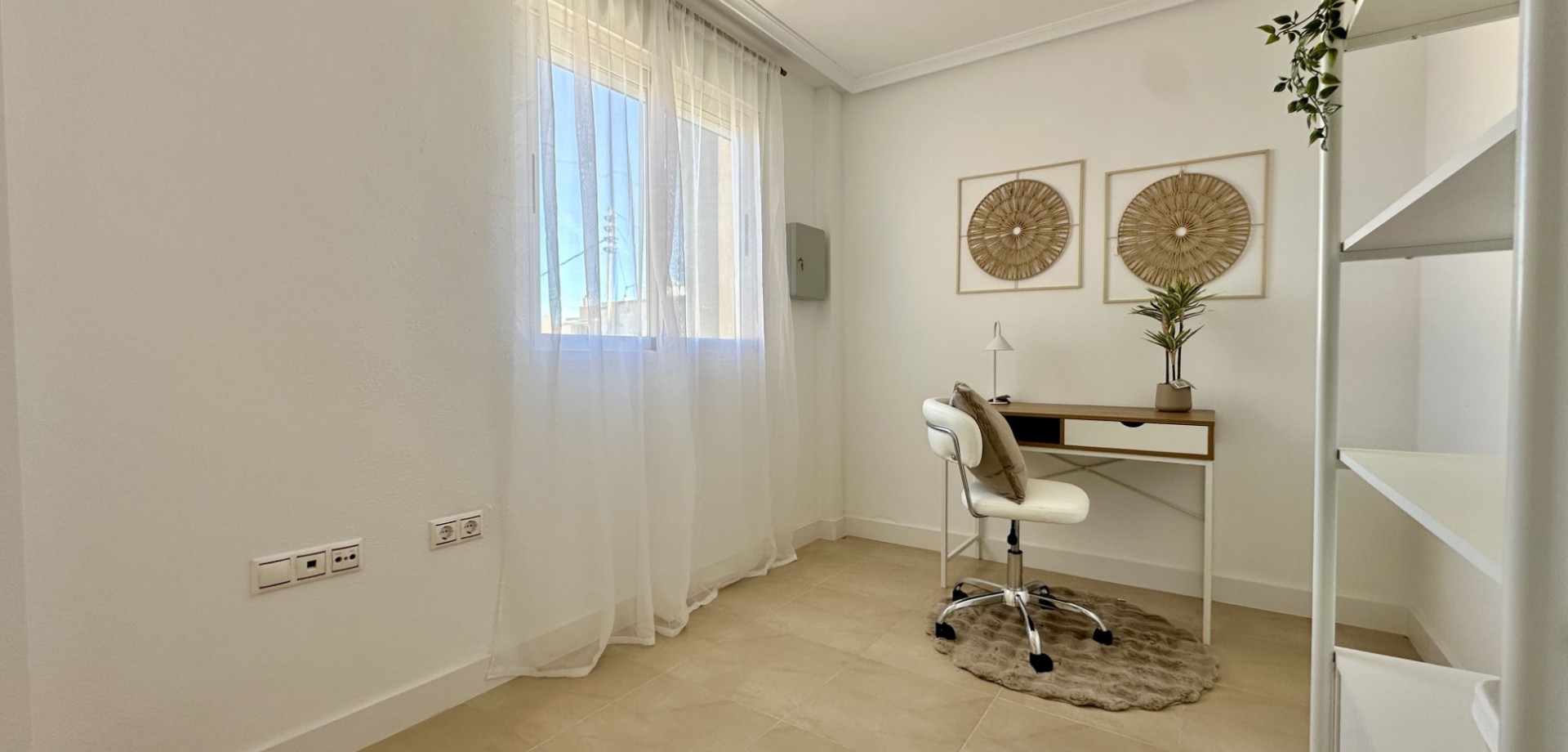 For sale - 3 Bedroom 2 Bathroom Apartment in Torrevieja - Torrevieja  - Costa Blanca (Alicante)