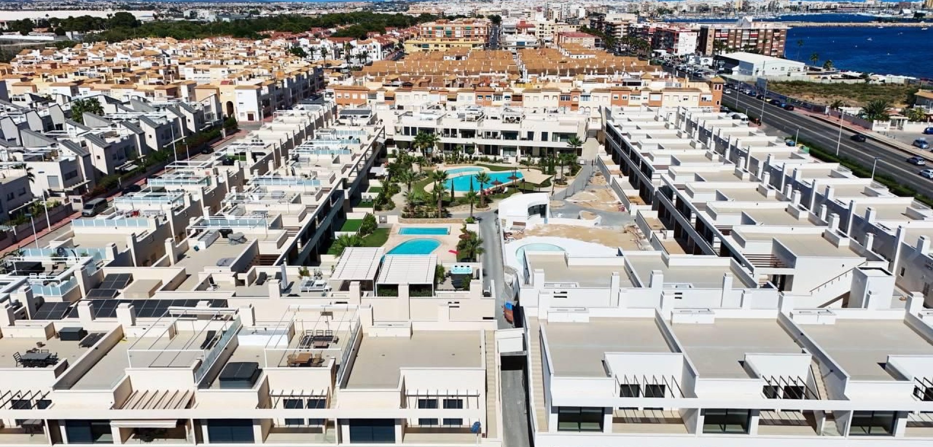 For sale - 2 Bedroom 2 Bathroom Apartment in Torrevieja - La Veleta  - Alicante