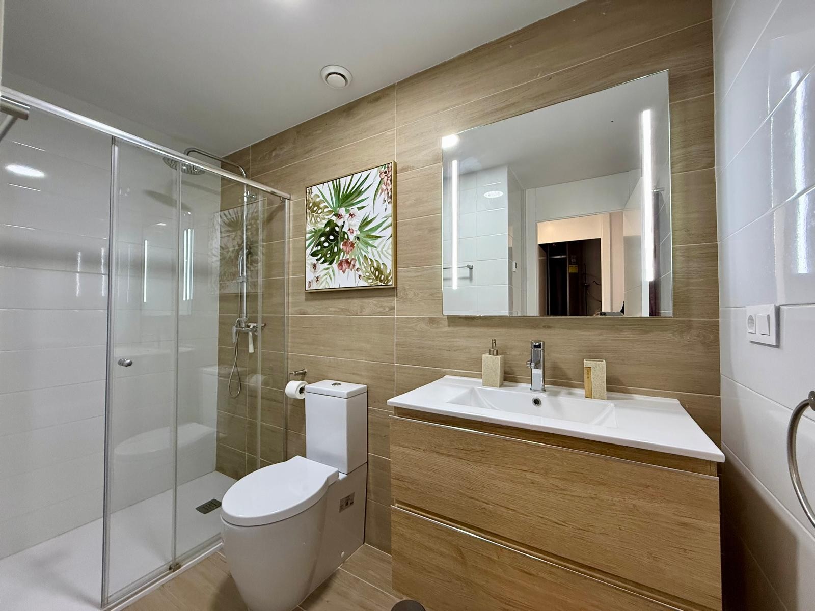 For sale - 2 Bedroom 2 Bathroom Apartment in Villamartín - Villamartin  - Alicante