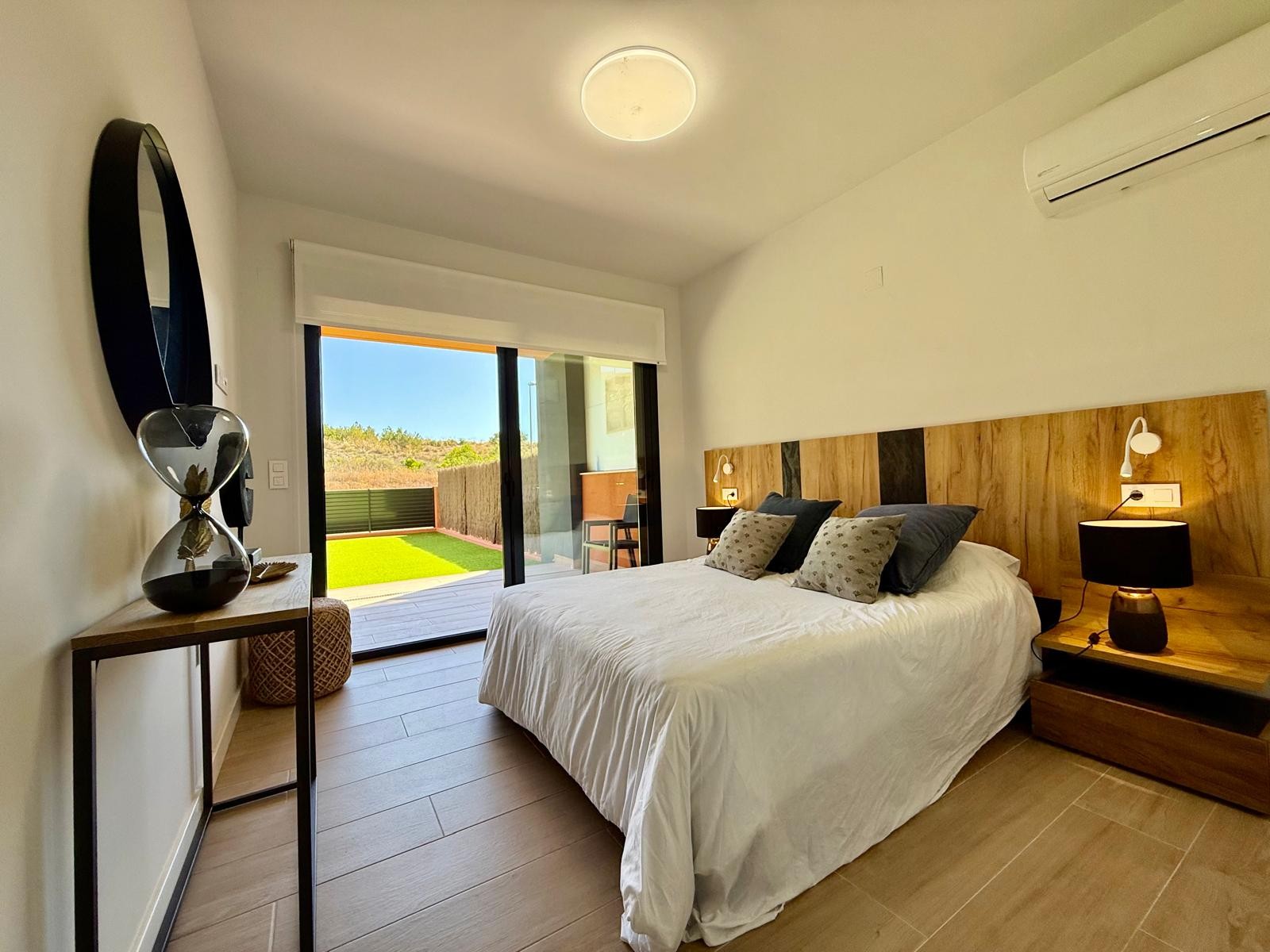 For sale - 2 Bedroom 2 Bathroom Apartment in Villamartín - Villamartin  - Alicante