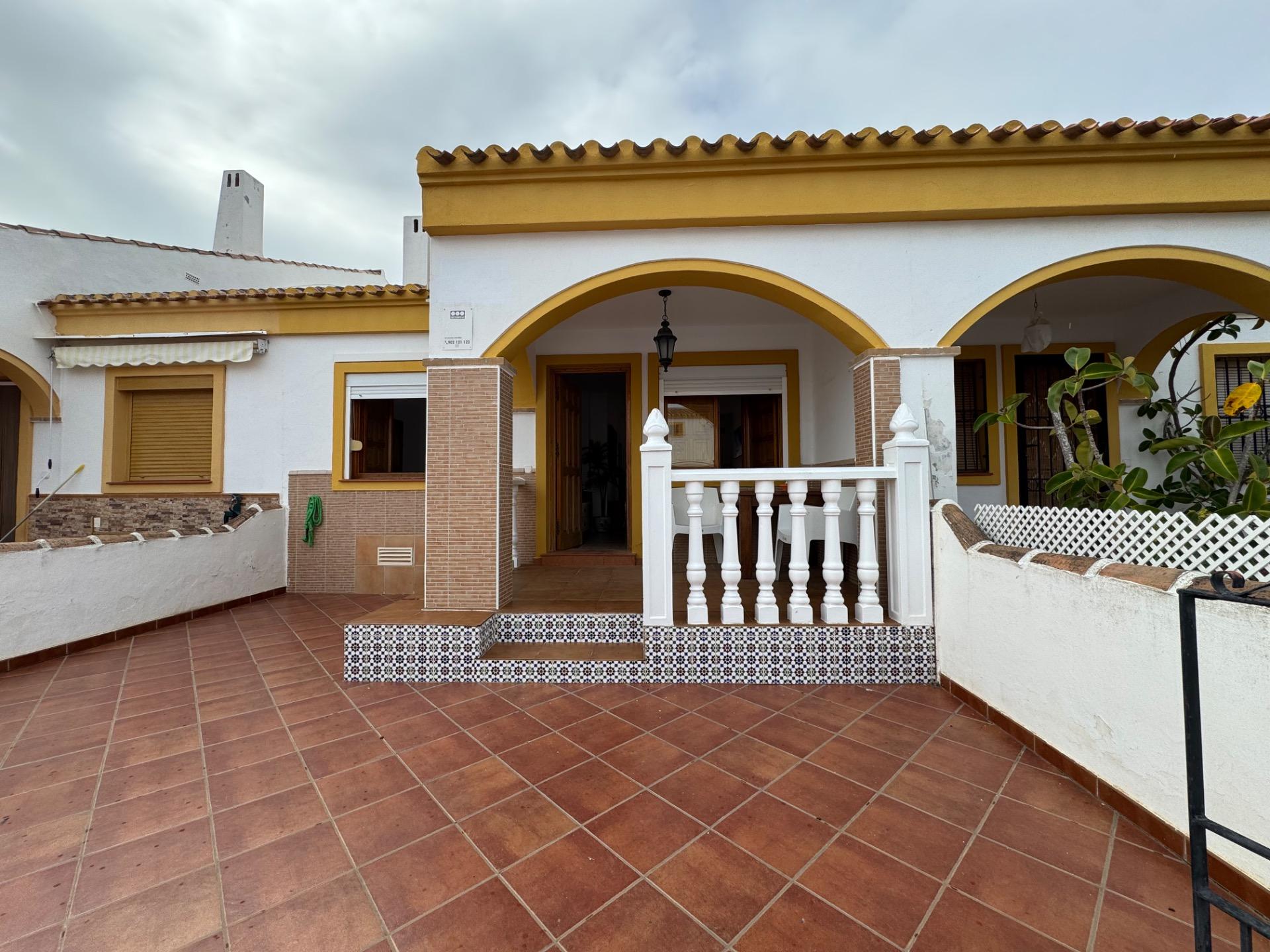 For sale - 3 Bedroom 2 Bathroom Town House in Pilar de La Horadada - Torre de la Horadada  - Alicante