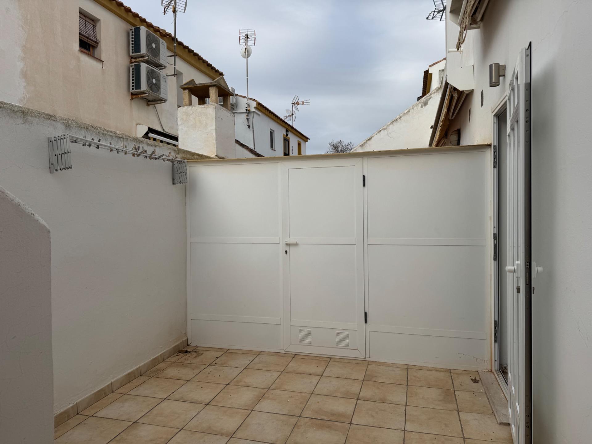 For sale - 3 Bedroom 2 Bathroom Town House in Pilar de La Horadada - Torre de la Horadada  - Alicante