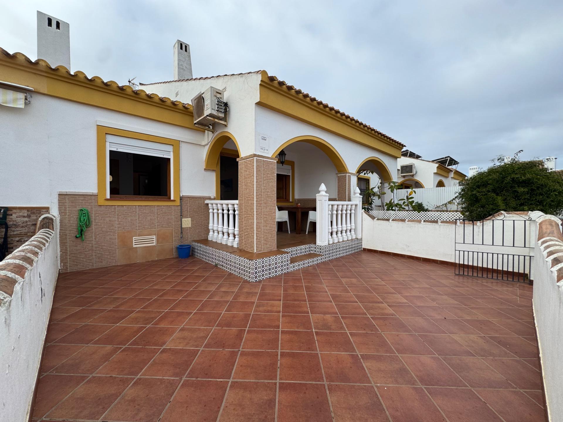 For sale - 3 Bedroom 2 Bathroom Town House in Pilar de La Horadada - Torre de la Horadada  - Alicante