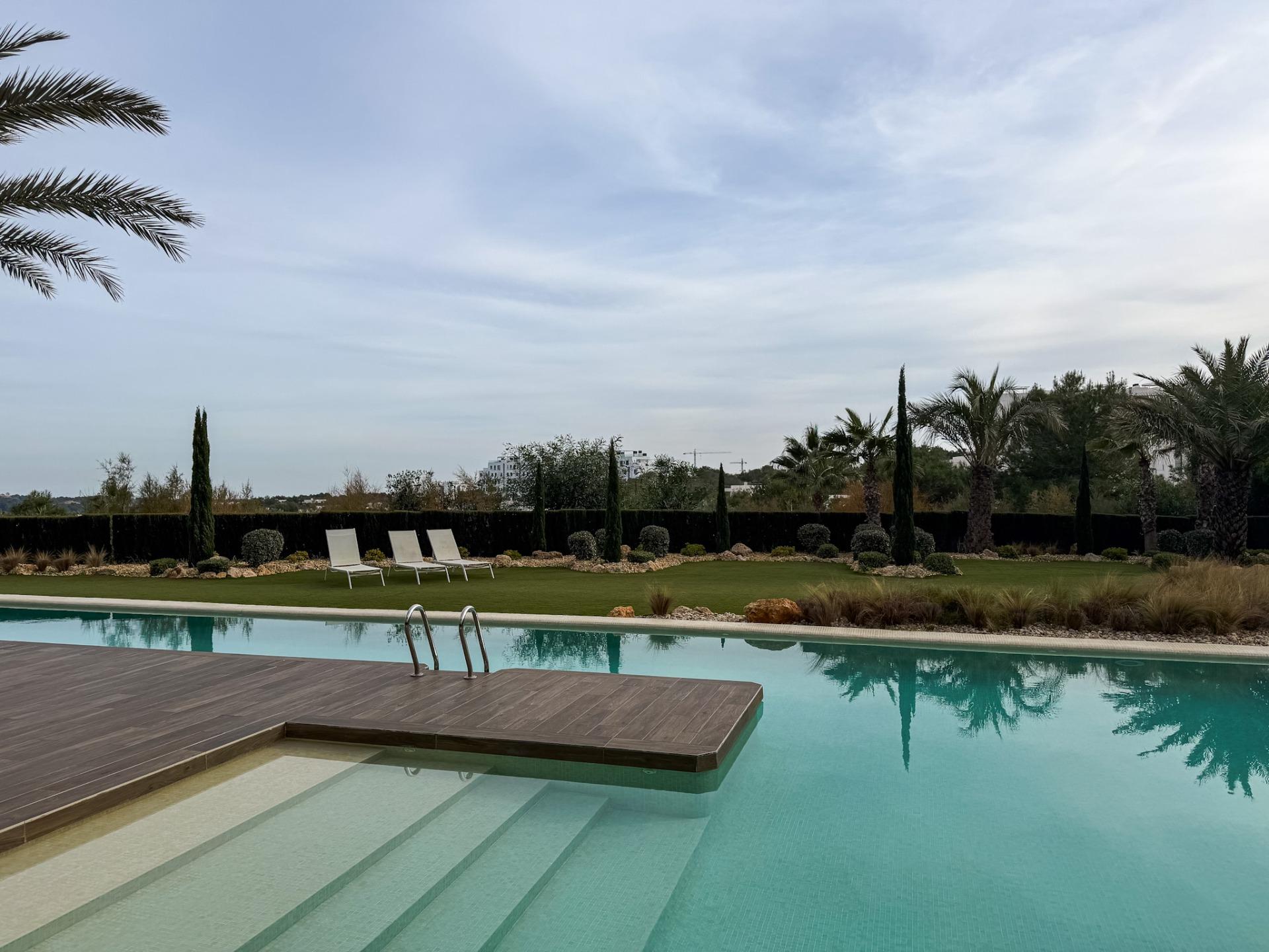 For sale - 3 Bedroom 2 Bathroom Apartment in Orihuela - Las Colinas Golf  - Alicante