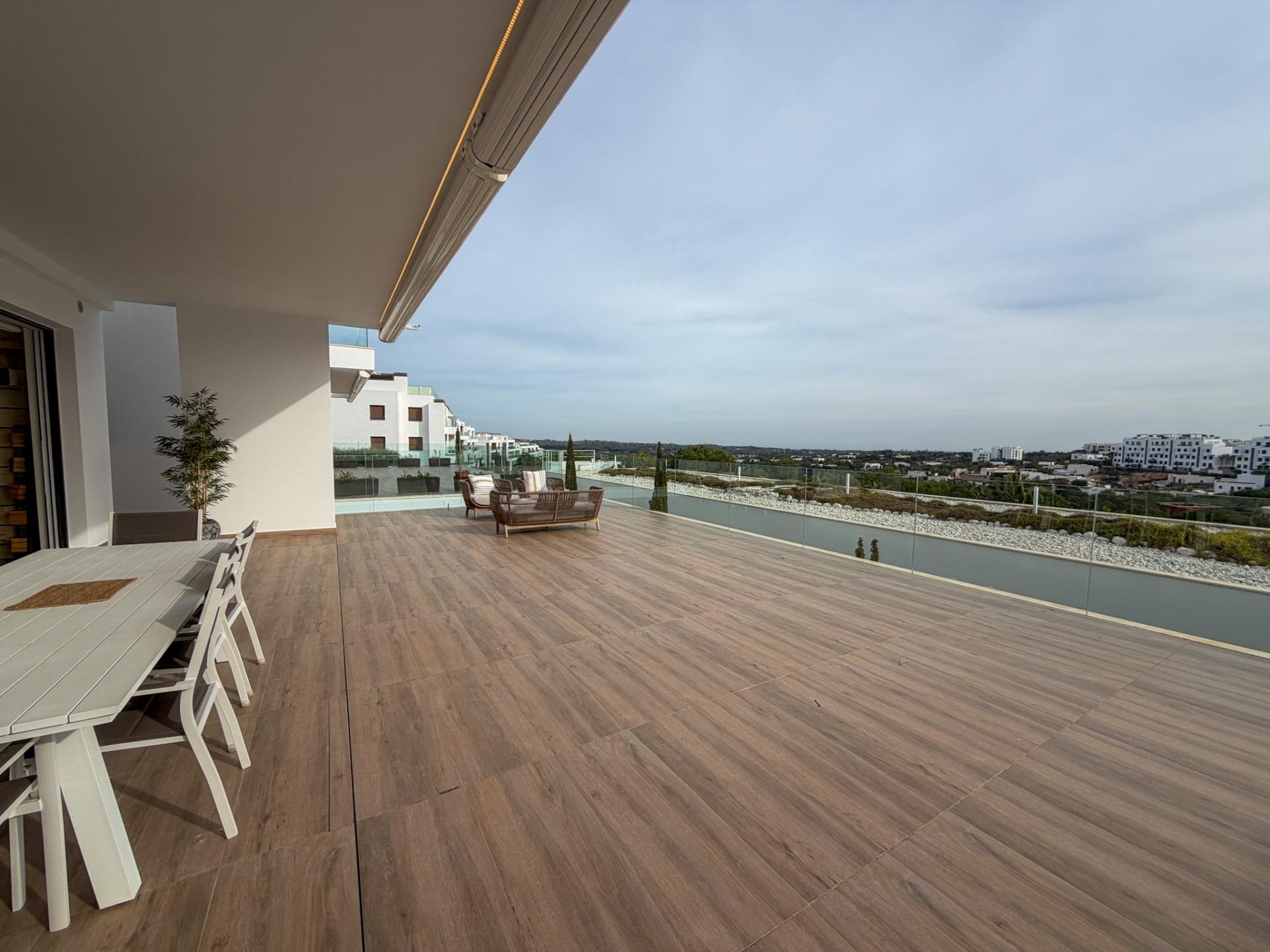 For sale - 3 Bedroom 2 Bathroom Apartment in Orihuela - Las Colinas Golf  - Alicante