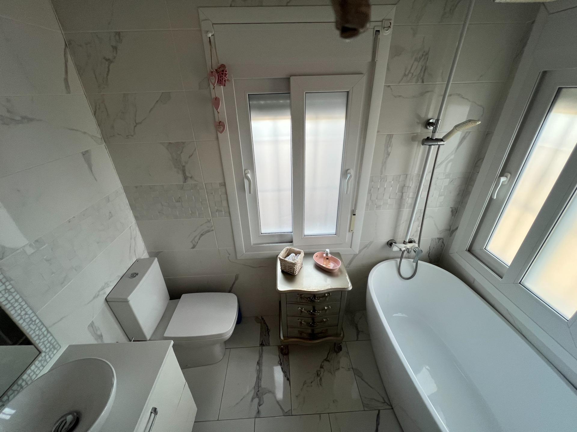 For sale - 3 Bedroom 4 Bathroom Villa in Dolores - Comunidad Valenciana  - Alicante