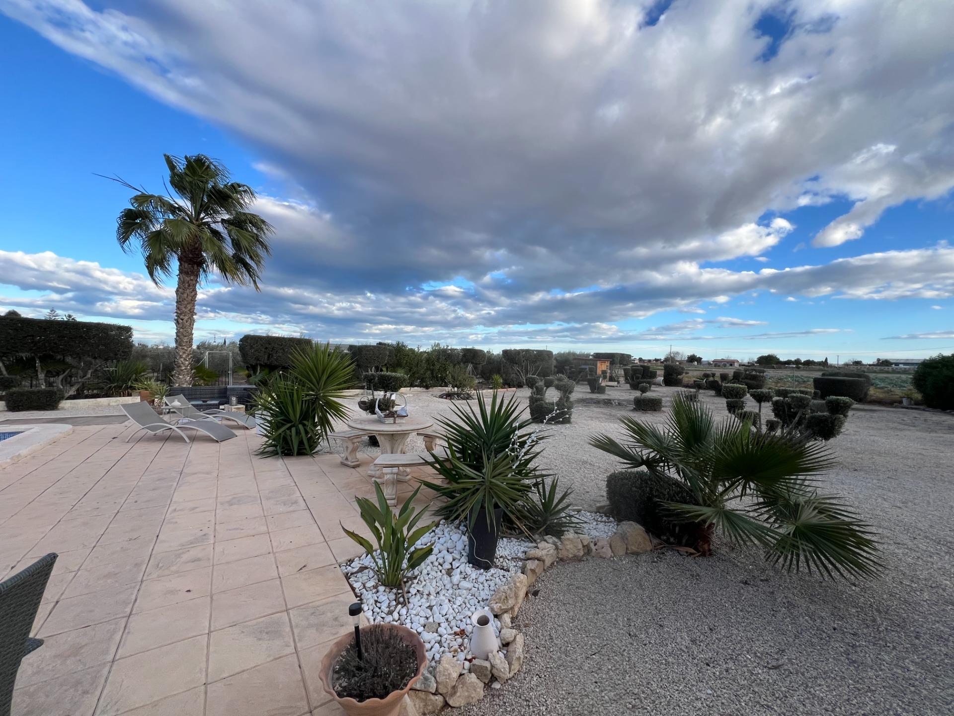 For sale - 3 Bedroom 4 Bathroom Villa in Dolores - Comunidad Valenciana  - Alicante