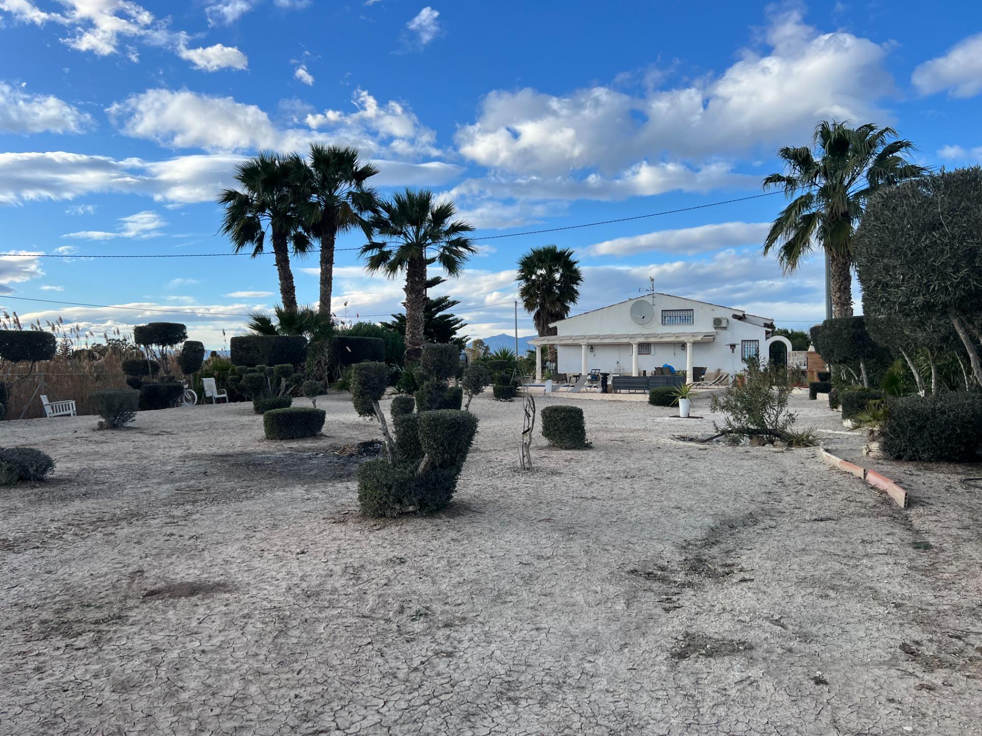 For sale - 3 Bedroom 4 Bathroom Villa in Dolores - Comunidad Valenciana  - Alicante