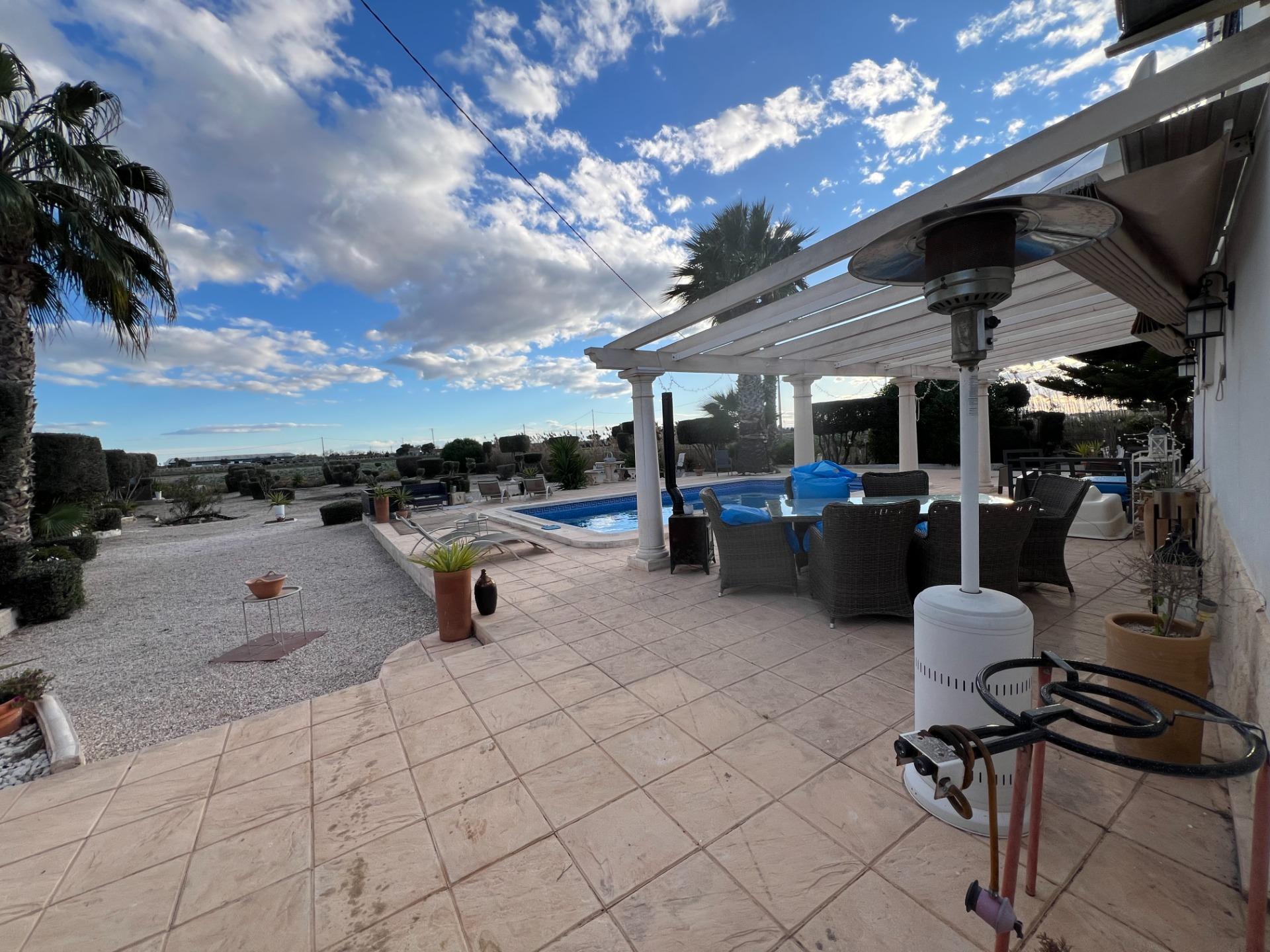 For sale - 3 Bedroom 4 Bathroom Villa in Dolores - Comunidad Valenciana  - Alicante