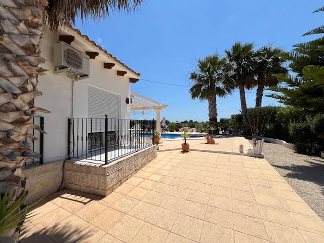 For sale - 3 Bedroom 4 Bathroom Villa in Dolores - Comunidad Valenciana  - Alicante