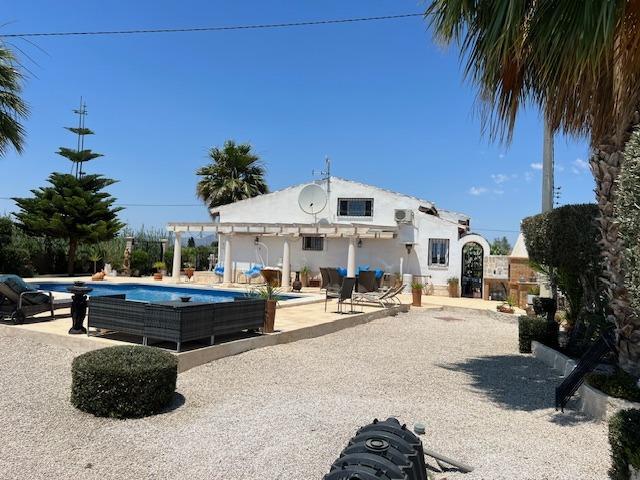 For sale - 3 Bedroom 4 Bathroom Villa in Dolores - Comunidad Valenciana  - Alicante