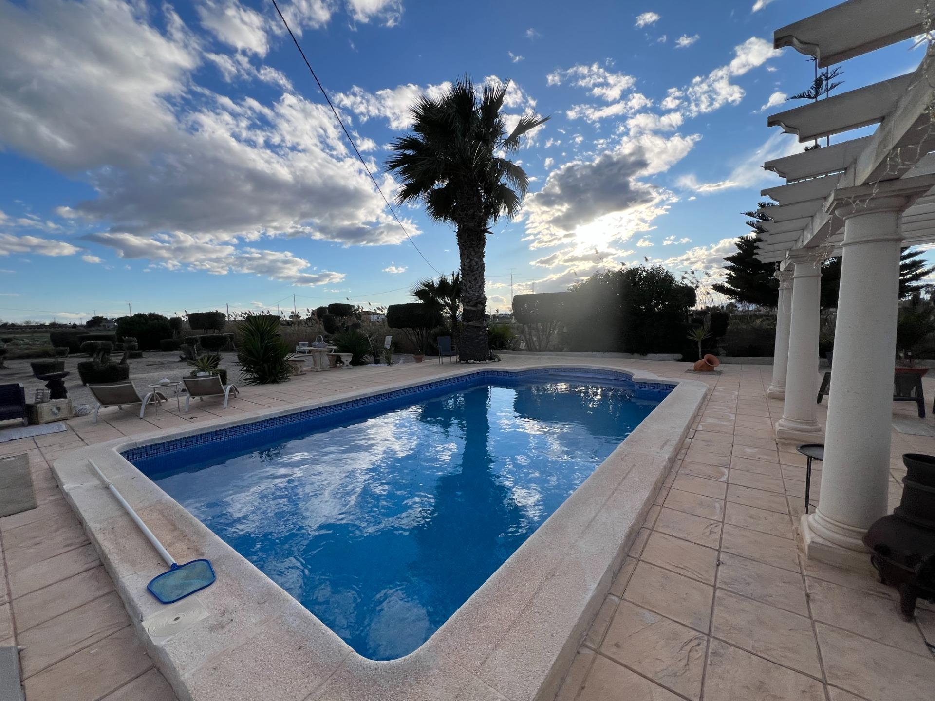 For sale - 3 Bedroom 4 Bathroom Villa in Dolores - Comunidad Valenciana  - Alicante