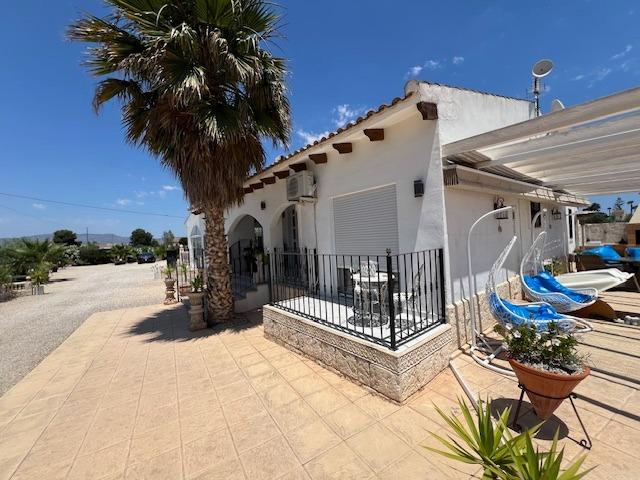 For sale - 3 Bedroom 4 Bathroom Villa in Dolores - Comunidad Valenciana  - Alicante
