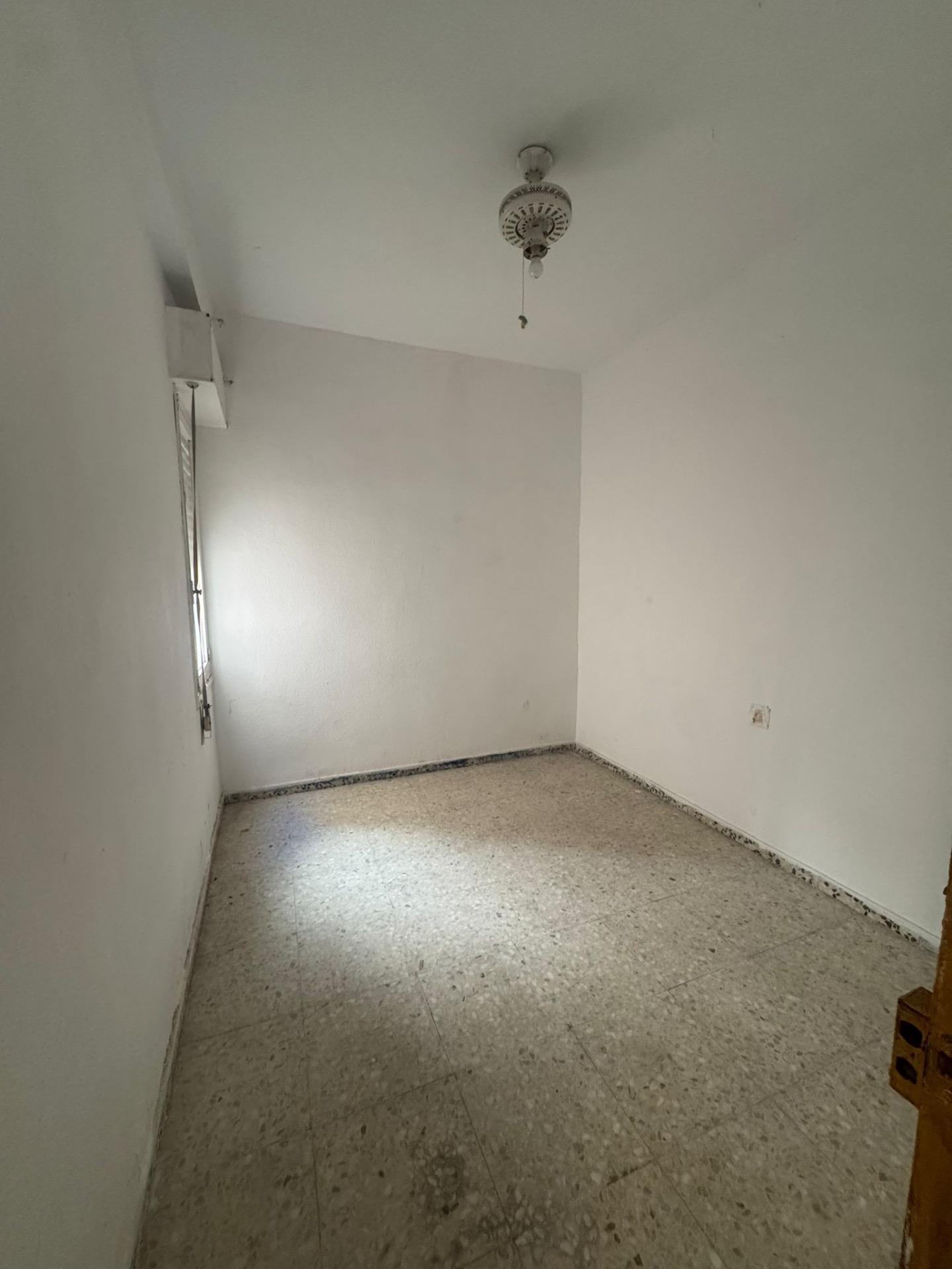 For sale - 5 Bedroom 2 Bathroom Apartment in Guardamar del Segura - Guardamar Del Segura  - Alicante