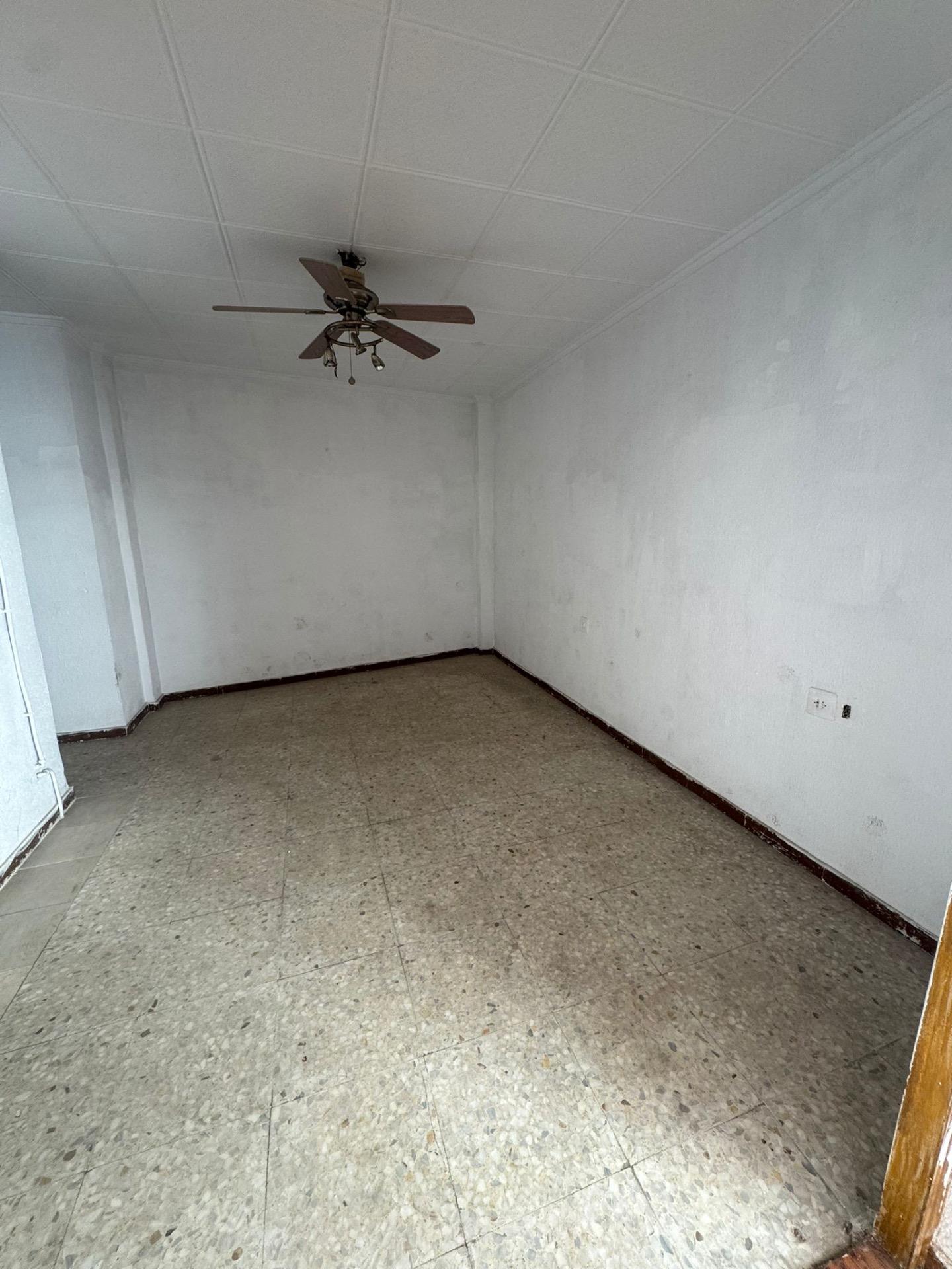 For sale - 5 Bedroom 2 Bathroom Apartment in Guardamar del Segura - Guardamar Del Segura  - Alicante