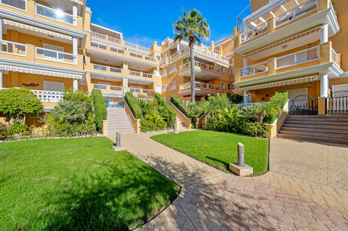 For sale - 2 Bedroom 2 Bathroom Apartment in Cabo Roig - Costa Blanca  - Alicante