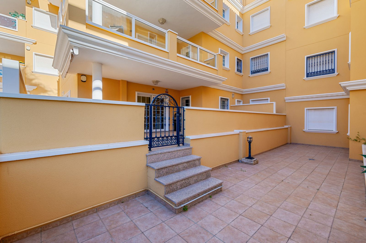 For sale - 2 Bedroom 2 Bathroom Apartment in Cabo Roig - Costa Blanca  - Alicante