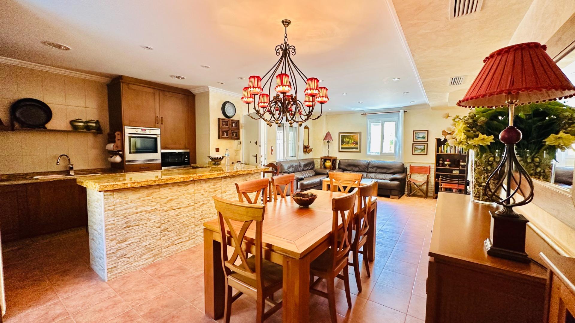 For sale - 5 Bedroom 3 Bathroom Villa in Orihuela - Urb. Montepinar  - Alicante