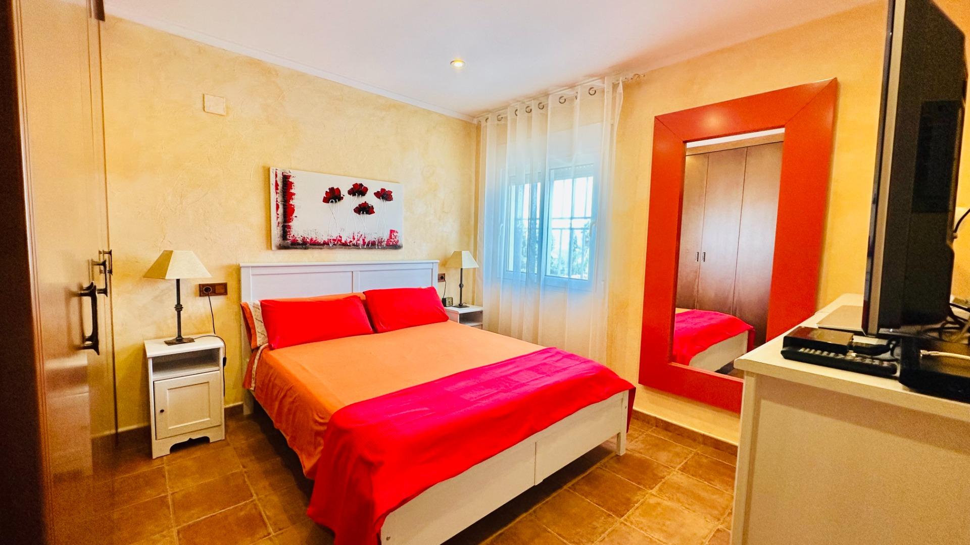 For sale - 5 Bedroom 3 Bathroom Villa in Orihuela - Urb. Montepinar  - Alicante