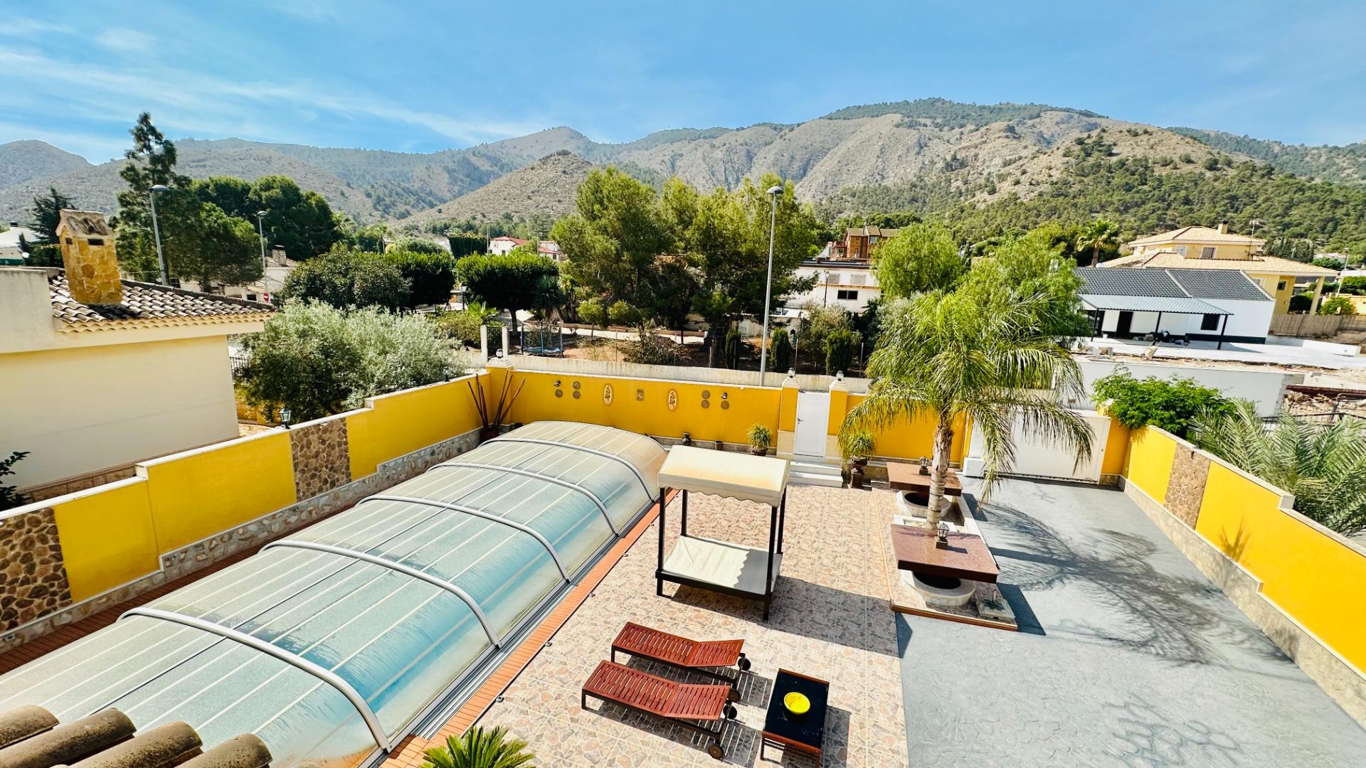 For sale - 5 Bedroom 3 Bathroom Villa in Orihuela - Urb. Montepinar  - Alicante