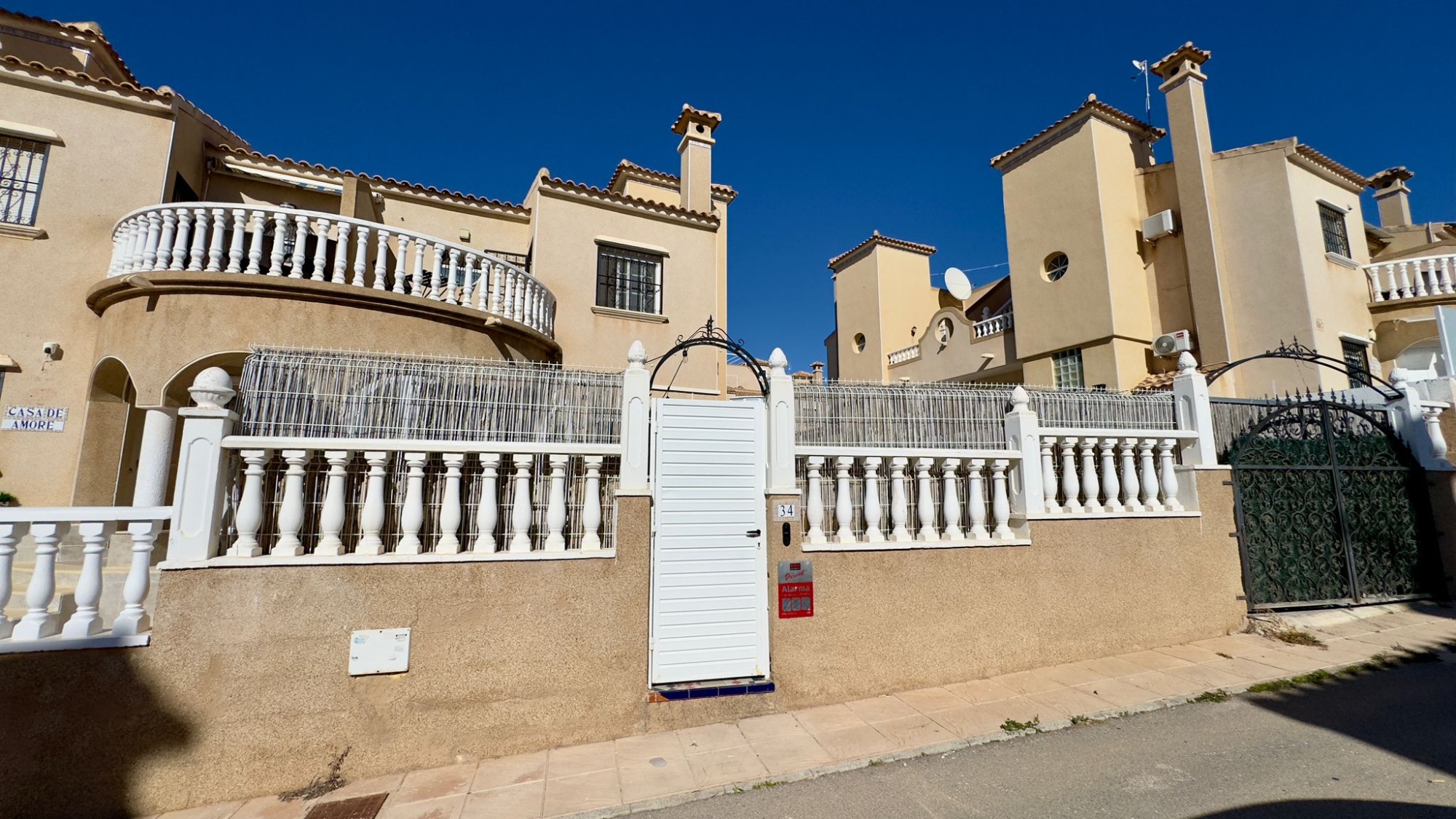 For sale - 2 Bedroom 2 Bathroom Villa in Orihuela Costa - Costa Blanca  - Alicante
