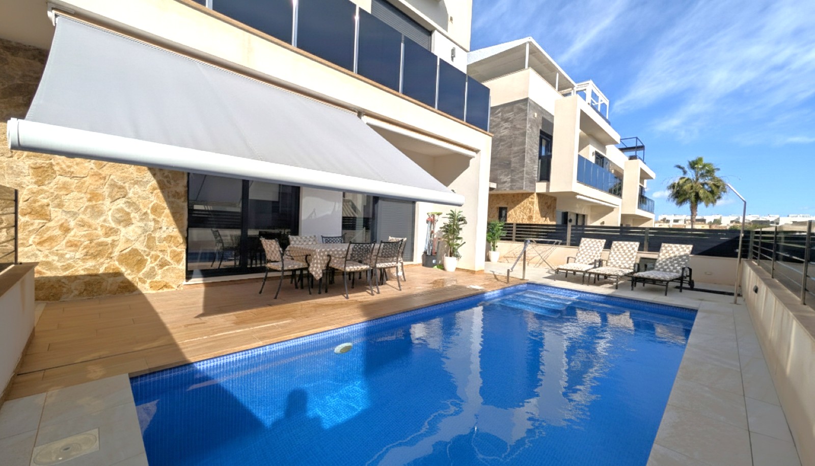 For sale - 4 Bedroom 4 Bathroom Detached Villa in Lomas de Cabo Roig - Lomas de Cabo Roig  - Alicante