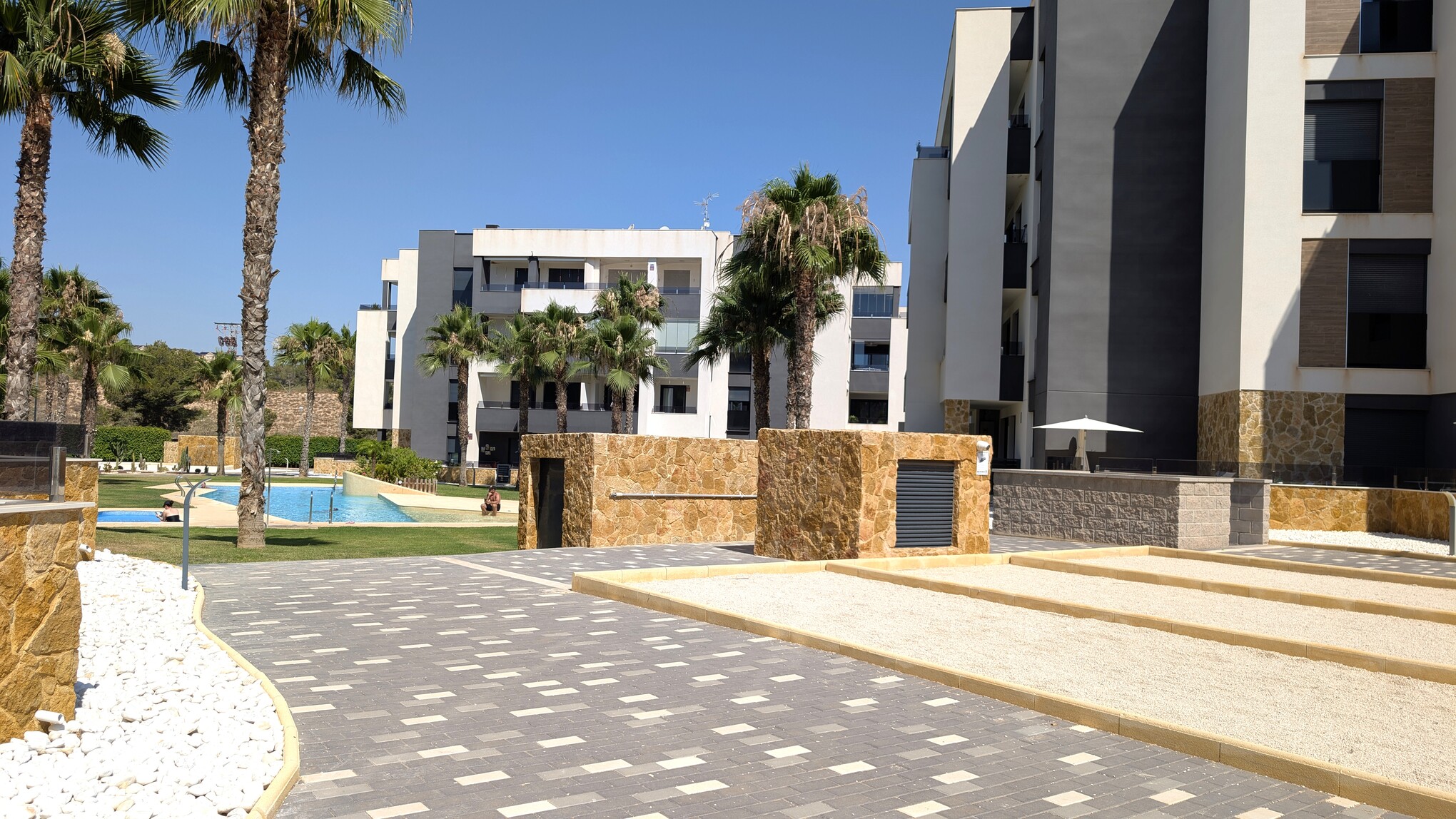 Sold - SOLD-2 Bedroom 2 Bathroom Top Floor Corner Apartment in Villamartin - Amanecer VI - Alicante