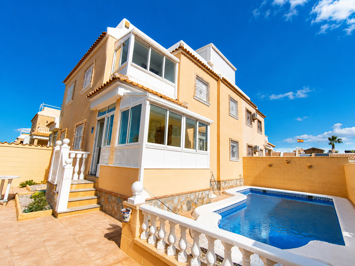For sale - 3 Bedroom 2 Bathroom House - Townhouse in Ciudad Quesada - Rojales Centro  - Alicante