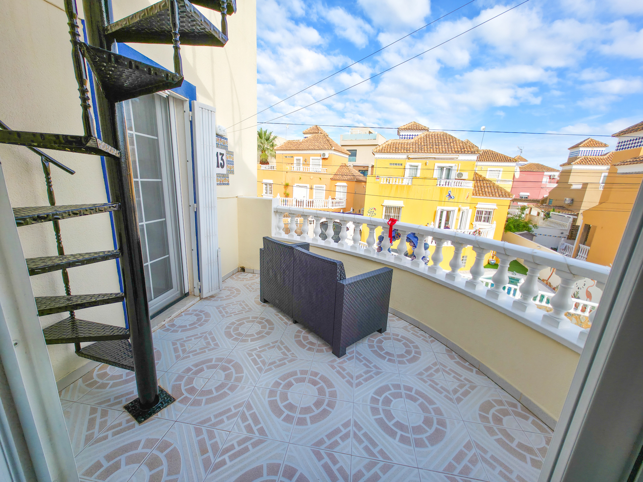 For sale - 3 Bedroom 2 Bathroom Villa in Villamartin - , Villamartin, Alicante, Spain - Alicante