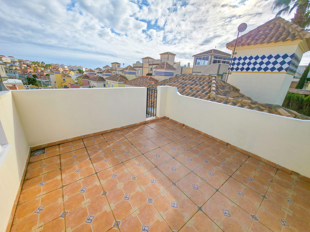 For sale - 3 Bedroom 2 Bathroom Villa in Villamartin - , Villamartin, Alicante, Spain - Alicante