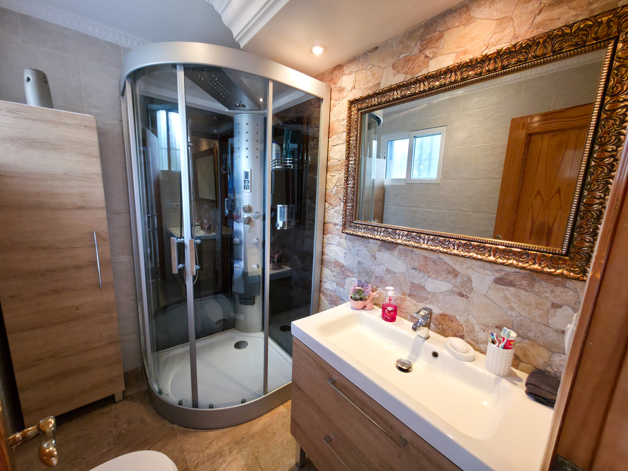 For sale - 3 Bedroom 2 Bathroom Villa in Villamartin - , Villamartin, Alicante, Spain - Alicante