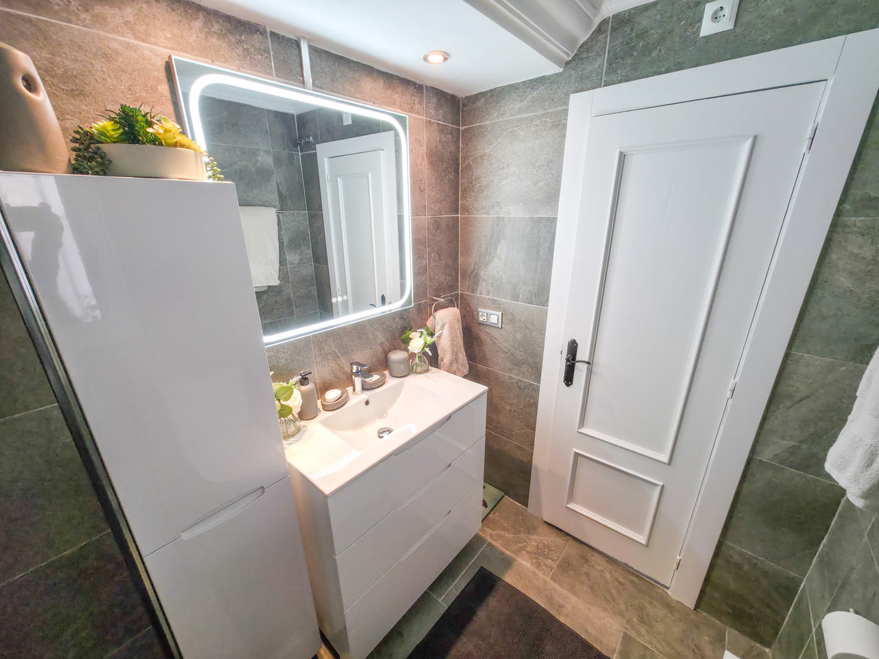 For sale - 3 Bedroom 2 Bathroom Villa in Villamartin - , Villamartin, Alicante, Spain - Alicante