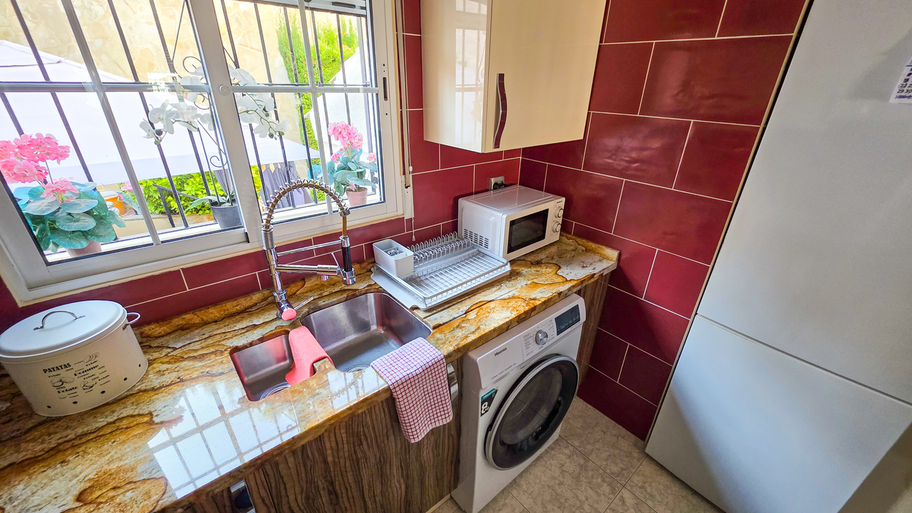 For sale - 3 Bedroom 2 Bathroom Villa in Villamartin - , Villamartin, Alicante, Spain - Alicante