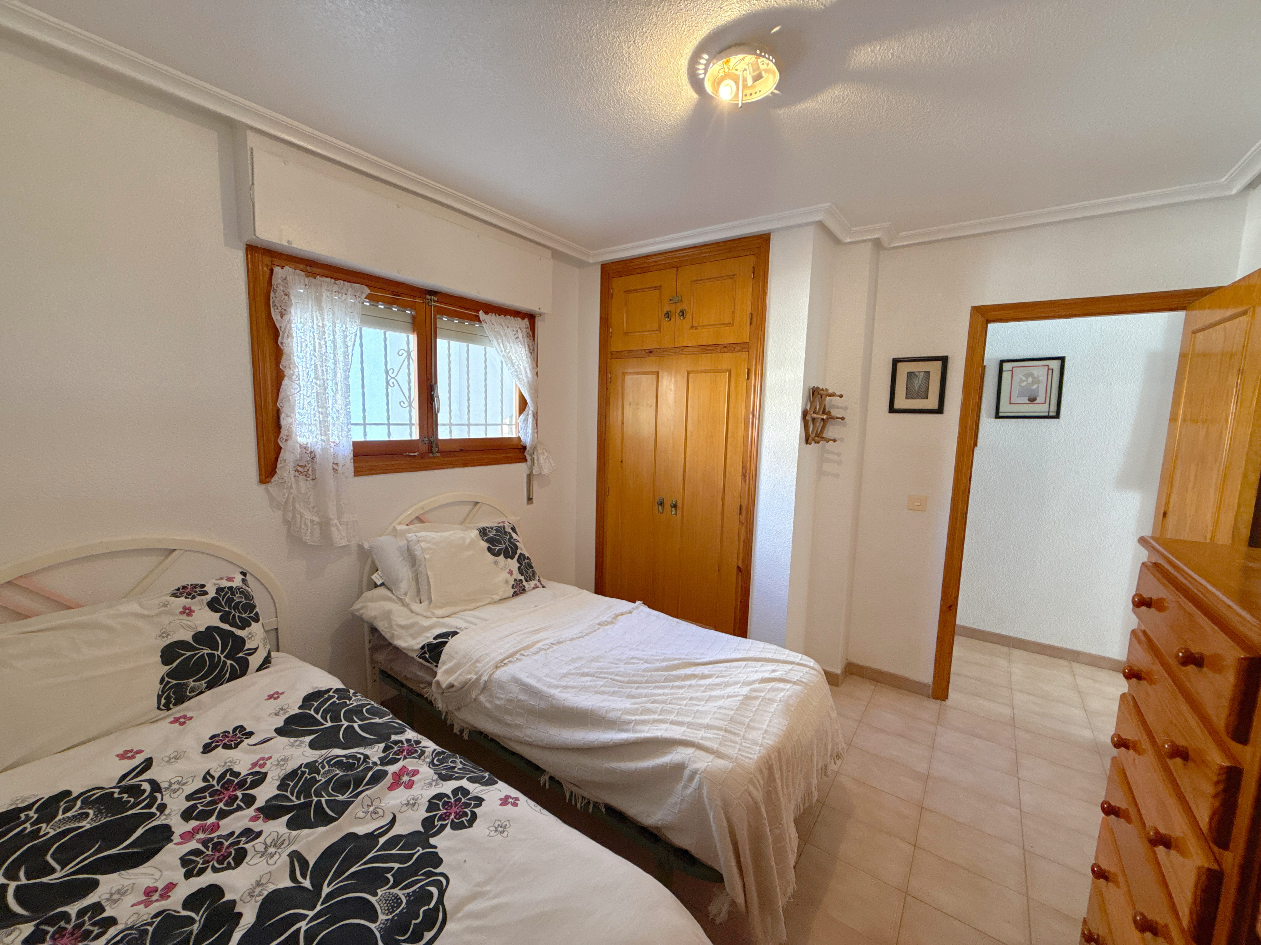 For sale - 1 Bedroom 1 Bathroom Apartment in Punta Prima -  - Alicante