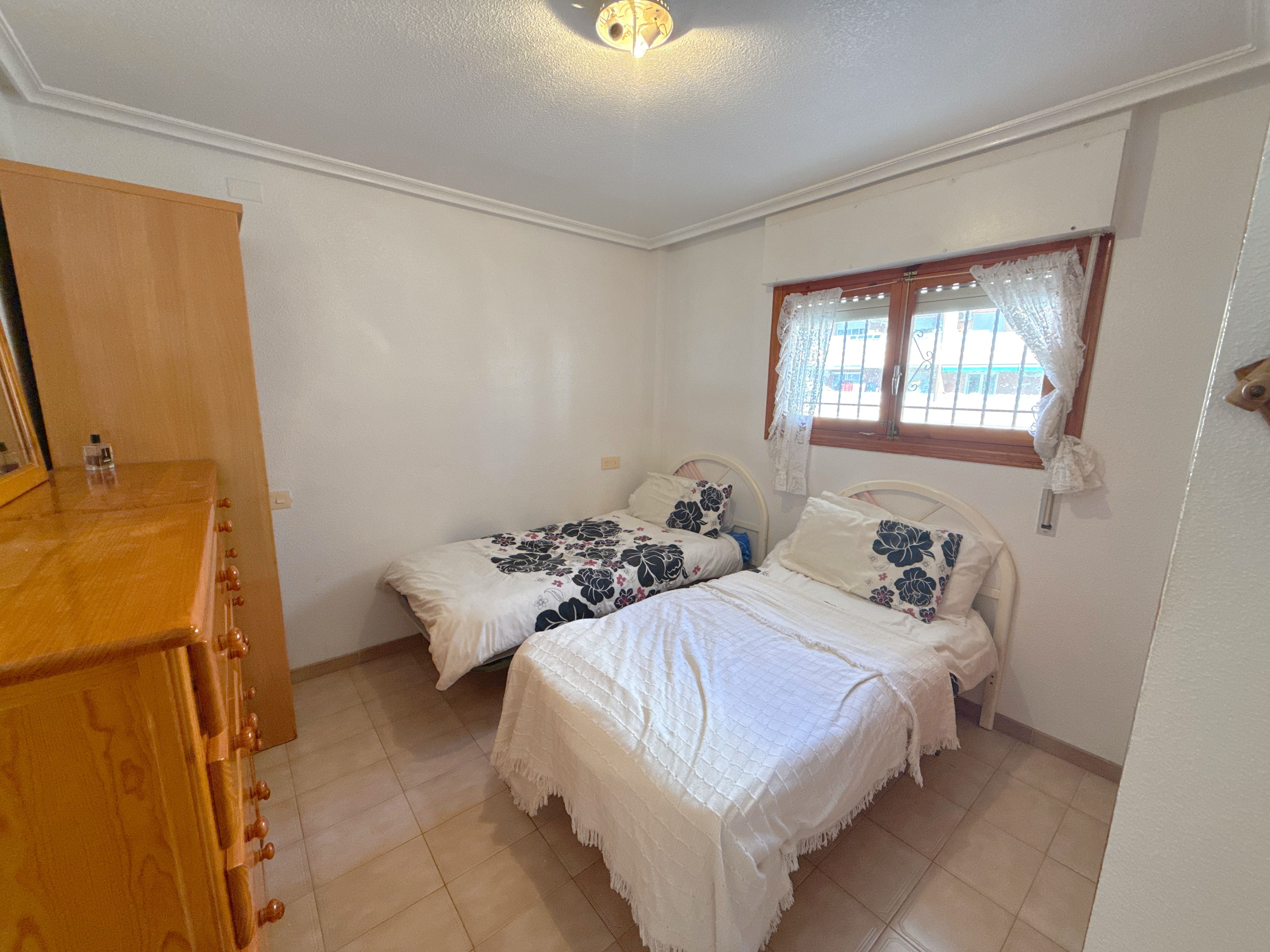 For sale - 1 Bedroom 1 Bathroom Apartment in Punta Prima -  - Alicante