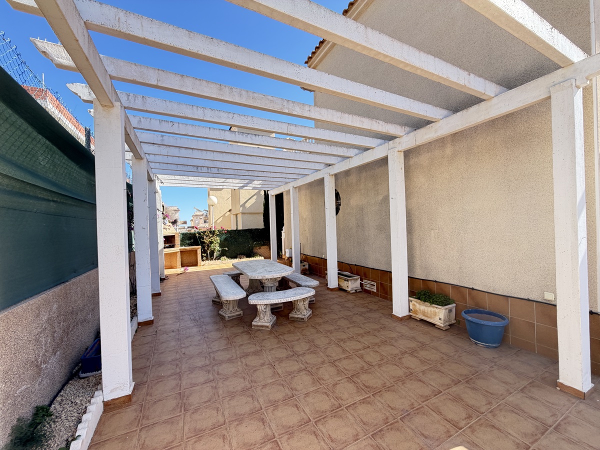 For sale - 3 Bedroom 2 Bathroom Villa in Villamartin - , Villamartin, Alicante, Spain - Alicante
