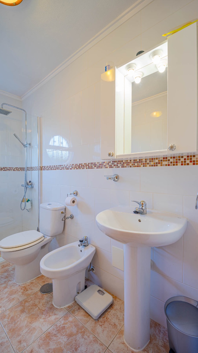 For sale - 3 Bedroom 2 Bathroom Quad in Playa Flamenca - Playa Flamenca  - Alicante