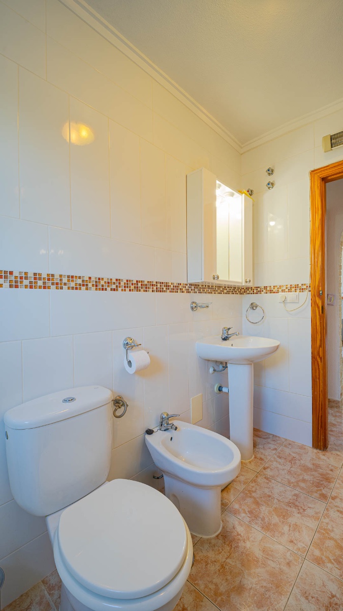 For sale - 3 Bedroom 2 Bathroom Quad in Playa Flamenca - Playa Flamenca  - Alicante