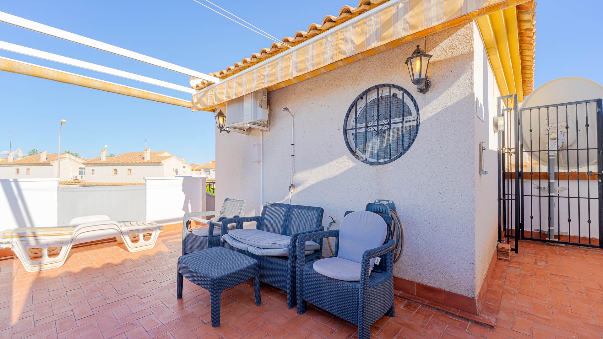 For sale - 3 Bedroom 2 Bathroom Quad in Playa Flamenca - Playa Flamenca  - Alicante