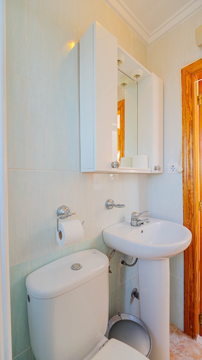 For sale - 3 Bedroom 2 Bathroom Quad in Playa Flamenca - Playa Flamenca  - Alicante